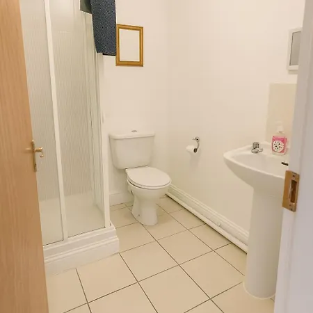 Апартаменты Quiet 2-Bed Suburb Stay, Free Parking & Near City *