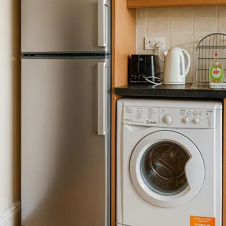 Διαμέρισμα Quiet 2-Bed Suburb Stay, Free Parking & Near City Κορκ